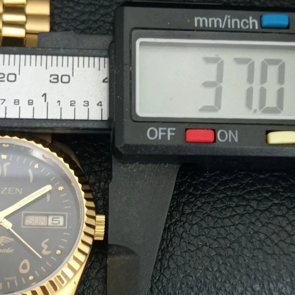 Vintage 1970 Citizen Automatic Mens Gold Watch W/daydate & Black accents